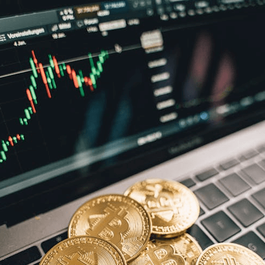 Mozgalom Finlore kripto befektetési szakértők csapata